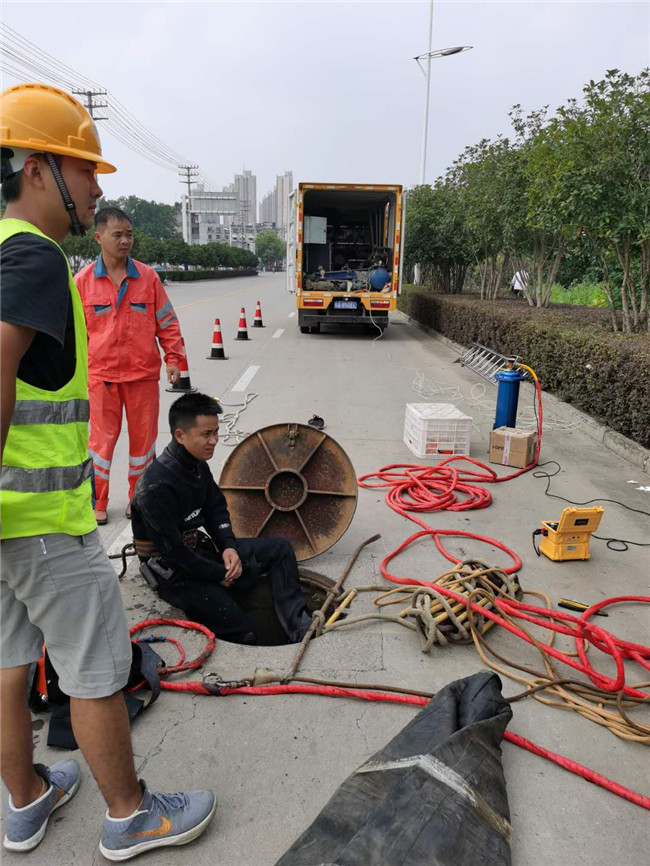 卢市镇翻衬法管道修复技术主要工序
